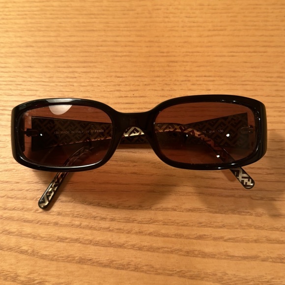 Fendi Sunglasses - Picture 2 of 7